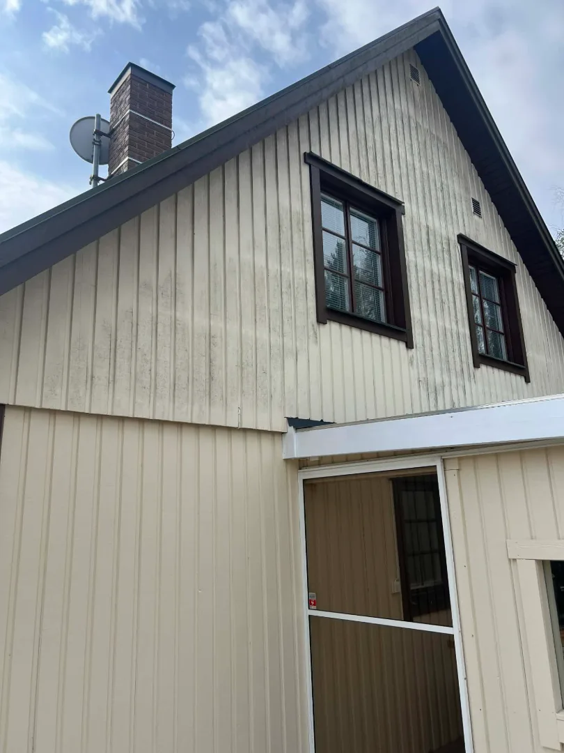 Före – Sedan 1994 har vi tvättat närmare 1000 fasader för villa och fastighetsägare.